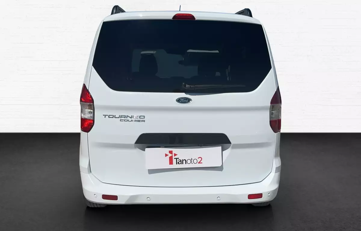 Ford Tourneo Courier 1.5 Tdci Titanium Plus 100HP