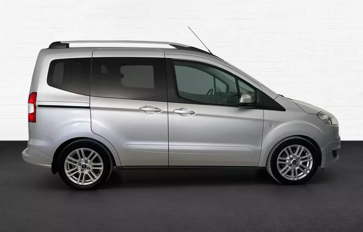 Ford Tourneo Courier 1.6 Tdci Titanium Plus 95HP