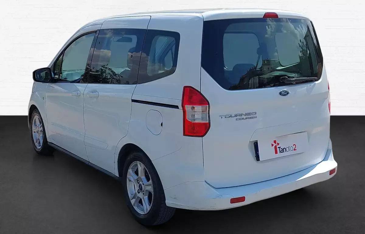 Ford Tourneo Courier 1.5 Tdci Deluxe 100HP