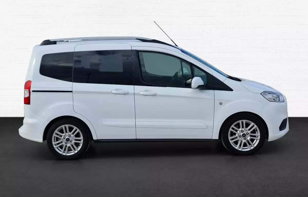 Ford Tourneo Courier Journey 1.5 Tdci Titanium 100HP