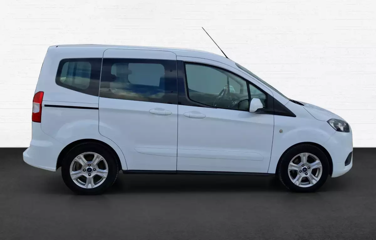 Ford Tourneo Courier 1.5 Tdci Deluxe 75HP