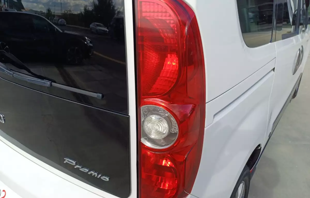 Fiat Doblo Panorama 1.3 Multijet Premio 90HP