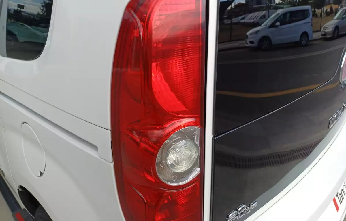 Fiat Doblo Panorama 1.3 Multijet Premio 90HP