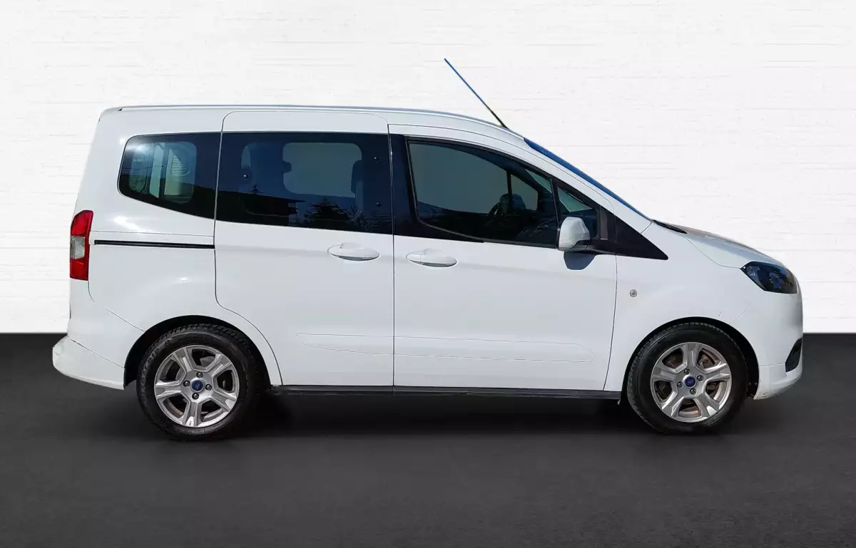 Ford Tourneo Courier 1.5 Tdci Deluxe 100HP