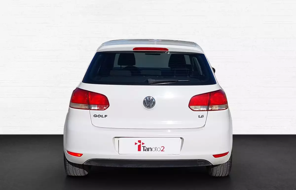 Volkswagen Golf 1.6 Trendline 102HP