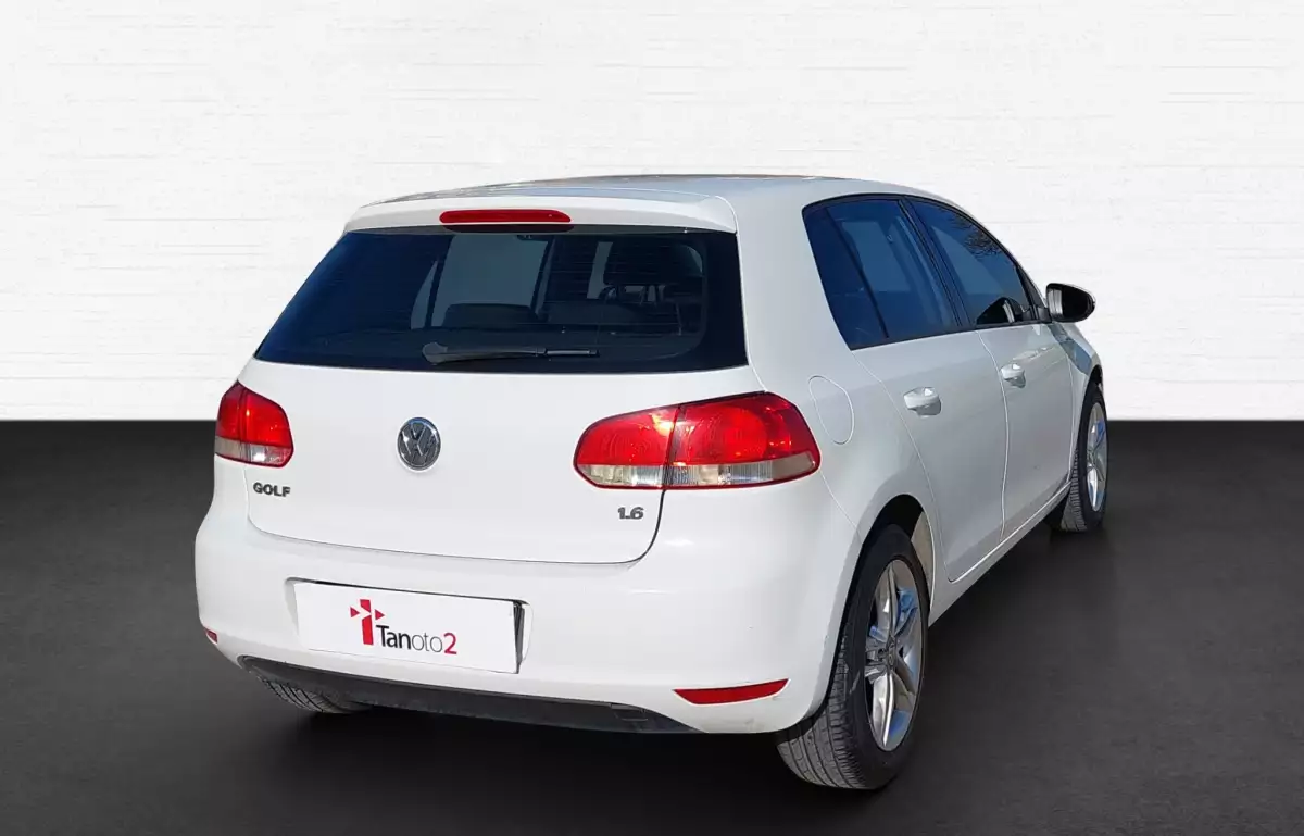 Volkswagen Golf 1.6 Trendline 102HP