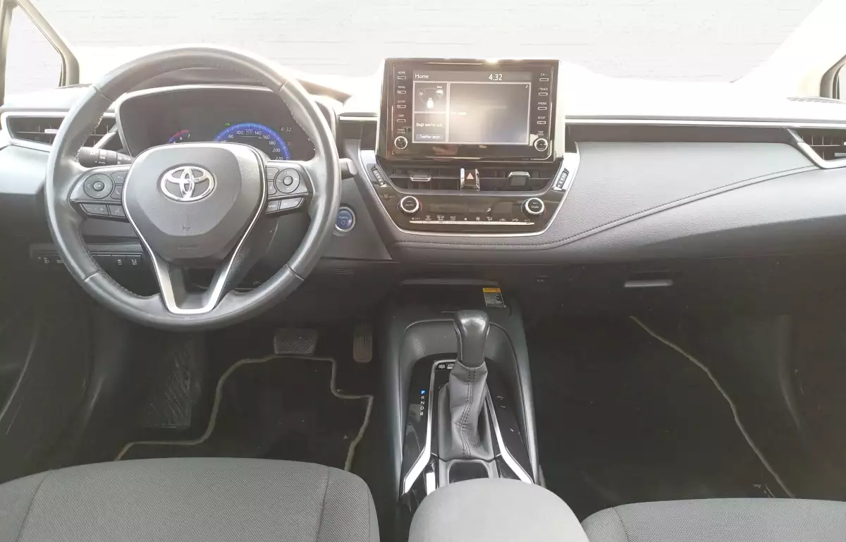 Toyota Corolla 1.8 Hybrid Dream e-CVT 122HP