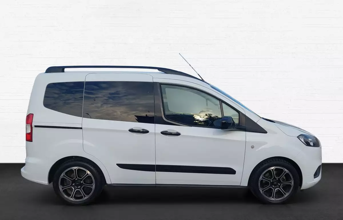 Ford Tourneo Courier 1.0 Ecoboost Titanium Plus 100HP