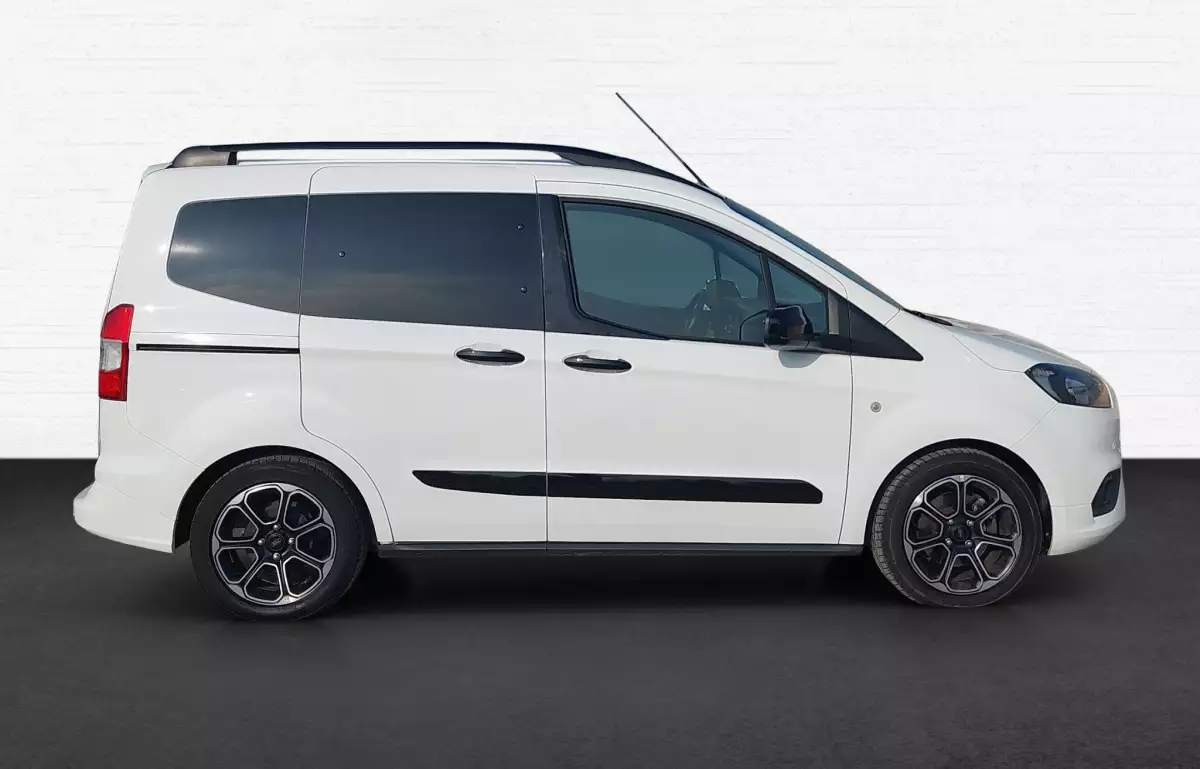 Ford Tourneo Courier 1.0 Ecoboost Titanium Plus 100HP