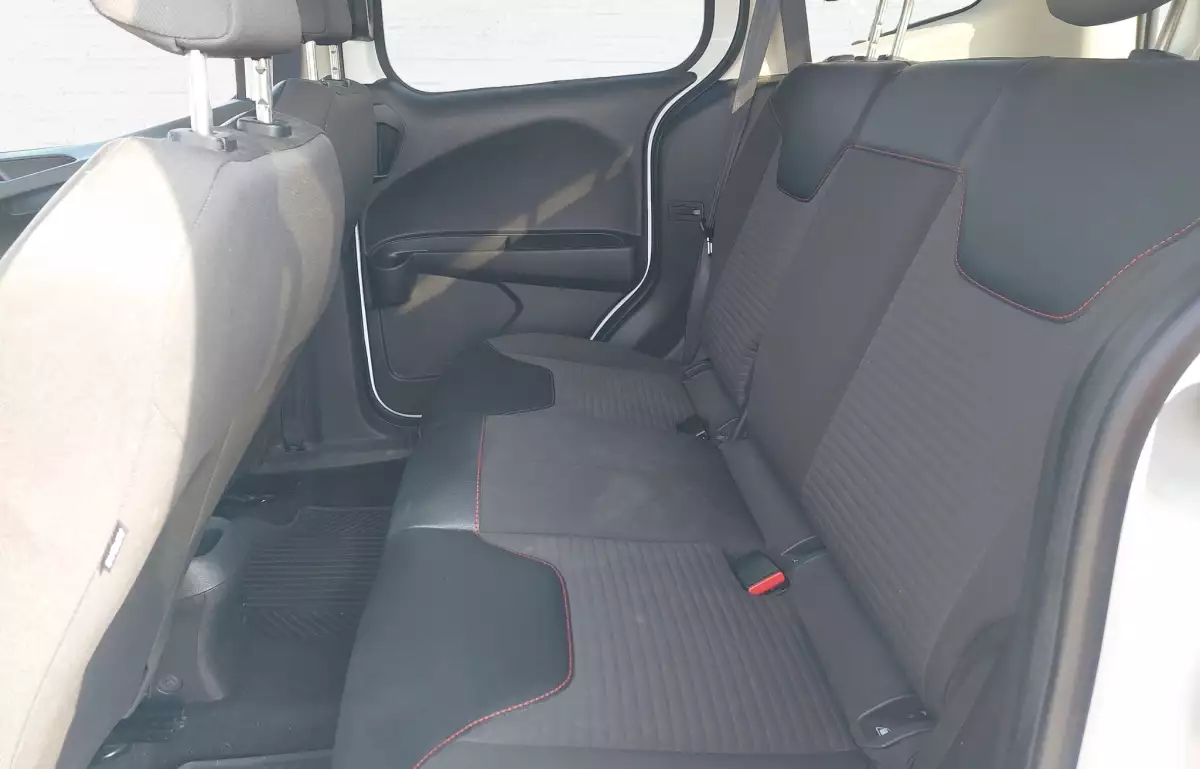 Ford Tourneo Courier 1.0 Ecoboost Titanium Plus 100HP