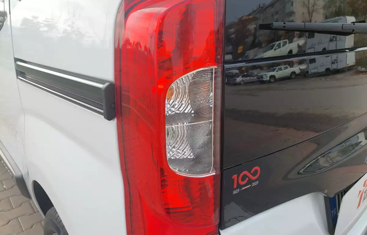 Fiat Fiorino Combi 1.3 Multijet 100. Yıl Özel Serisi E6DF 95HP