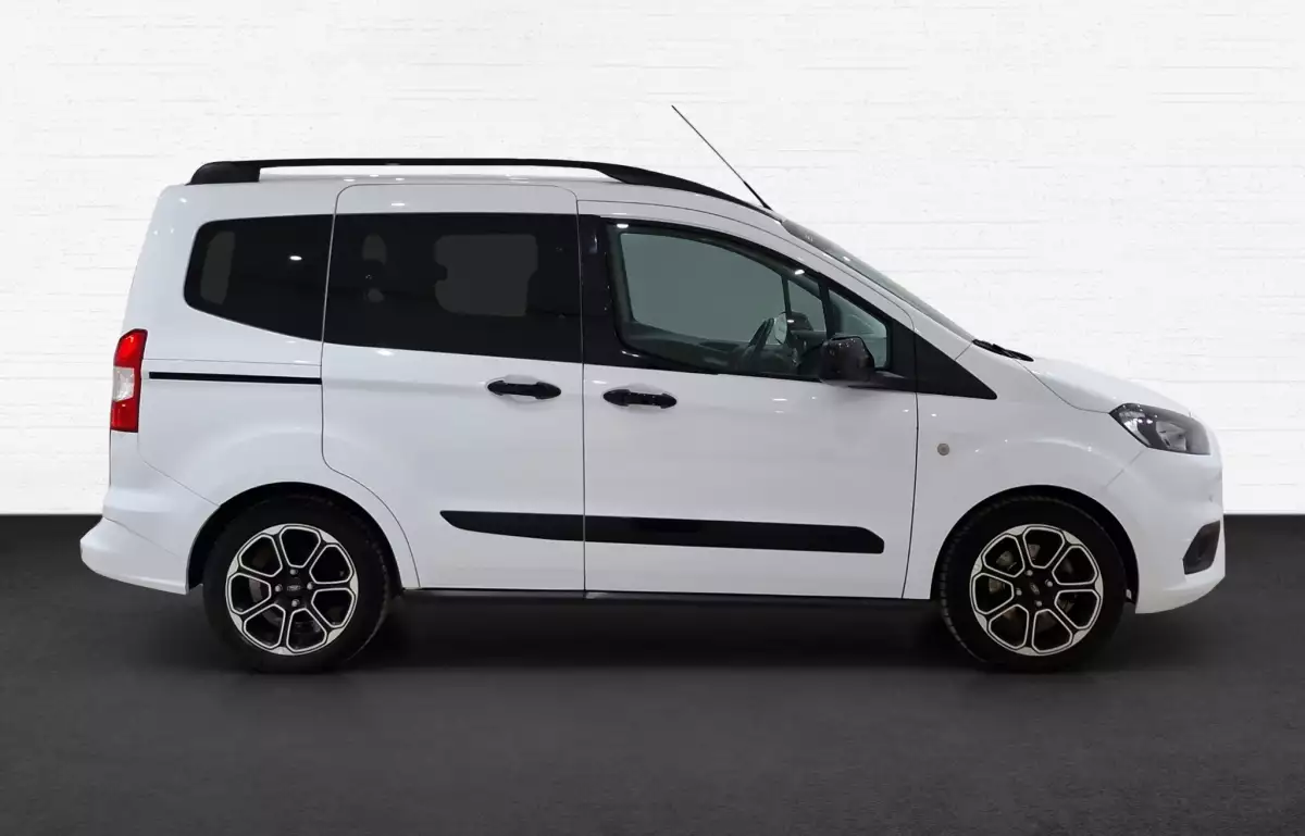 Ford Tourneo Courier 1.0 Ecoboost Titanium Plus 100HP