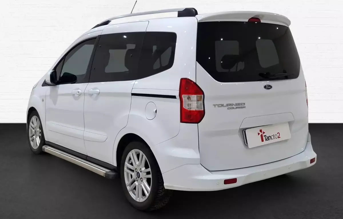 Ford Tourneo Courier 1.5 Tdci Titanium 100HP