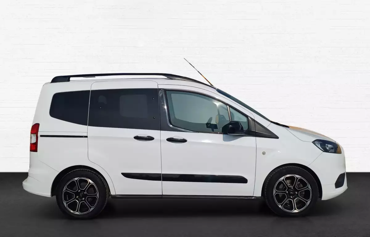 Ford Tourneo Courier 1.0 Ecoboost Titanium Plus 100HP