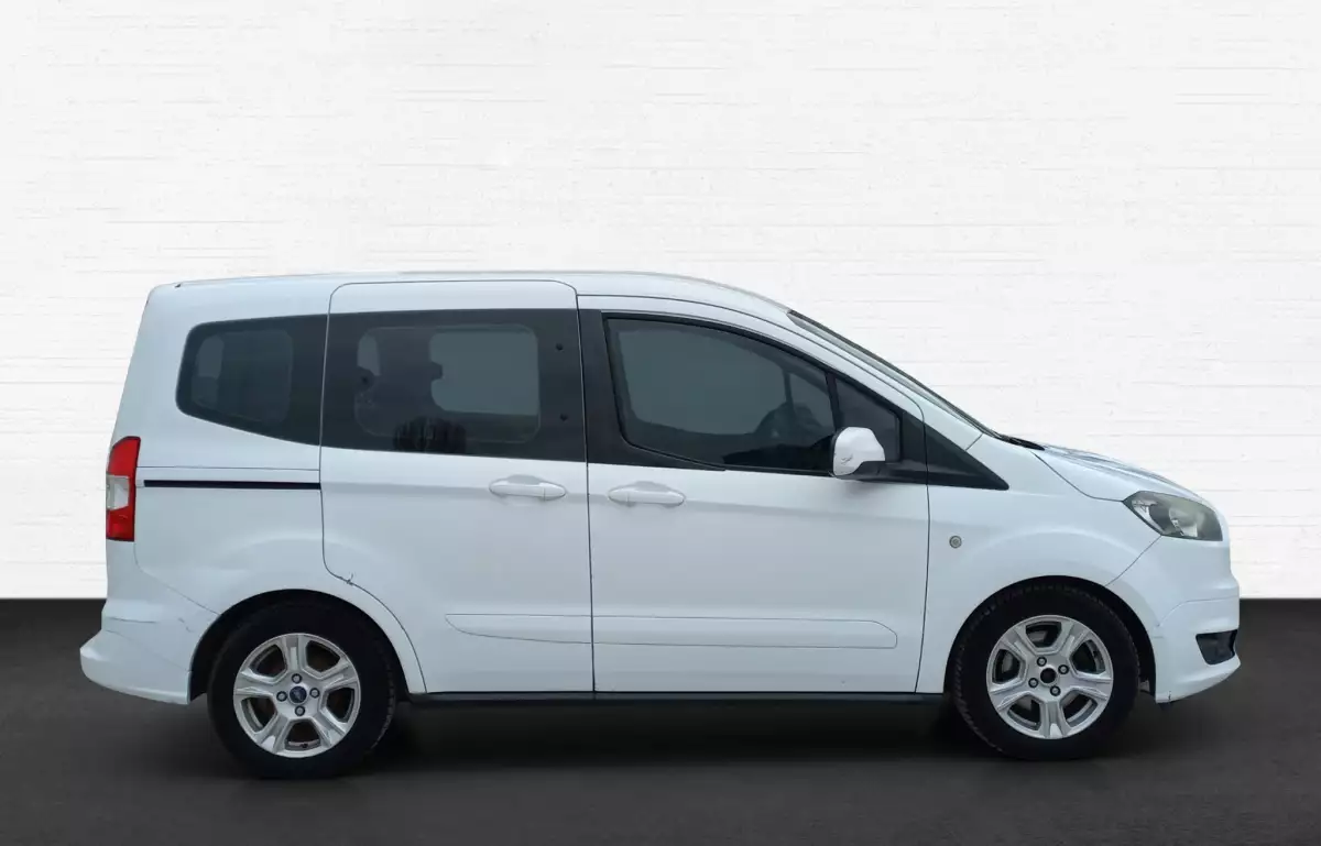 Ford Tourneo Courier 1.5 Tdci Delux 75HP