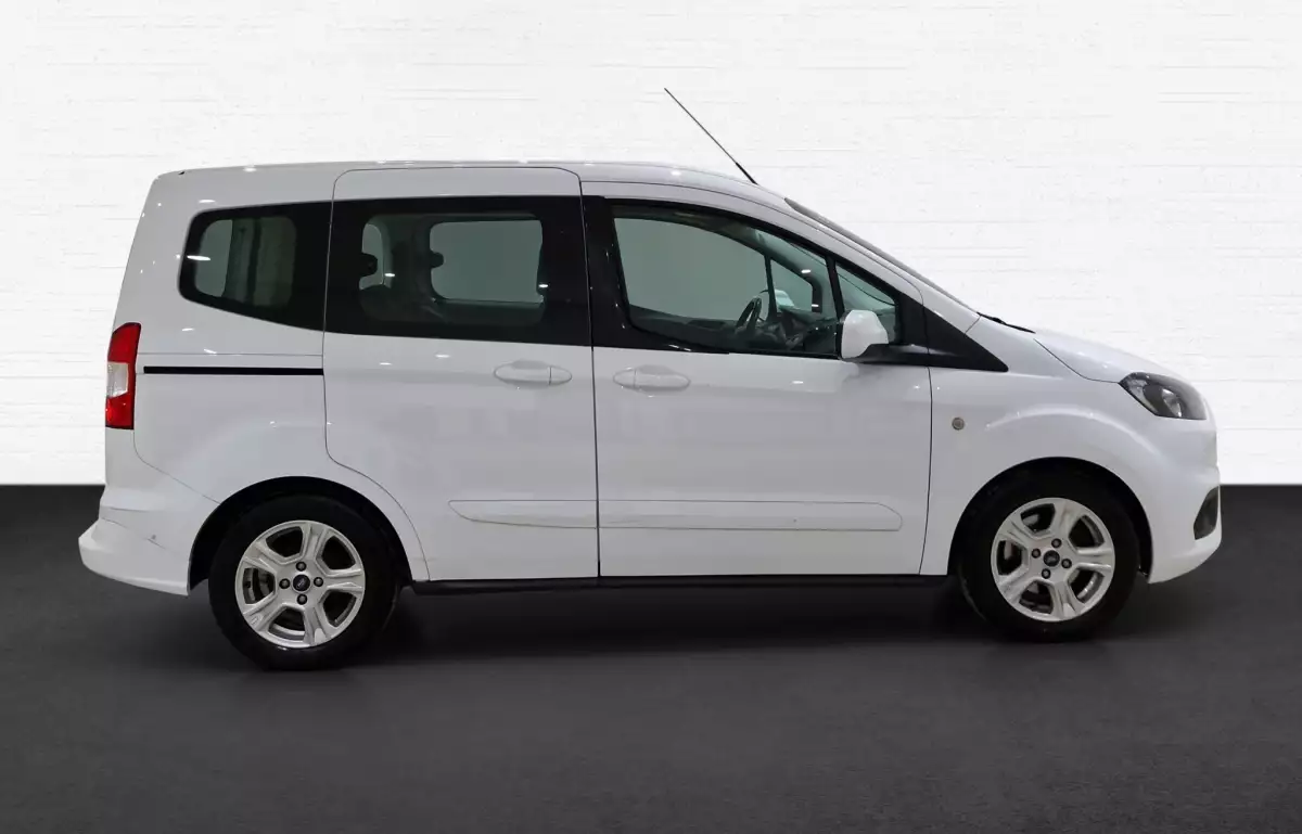 Ford Tourneo Courier 1.5 Tdci Deluxe 100HP