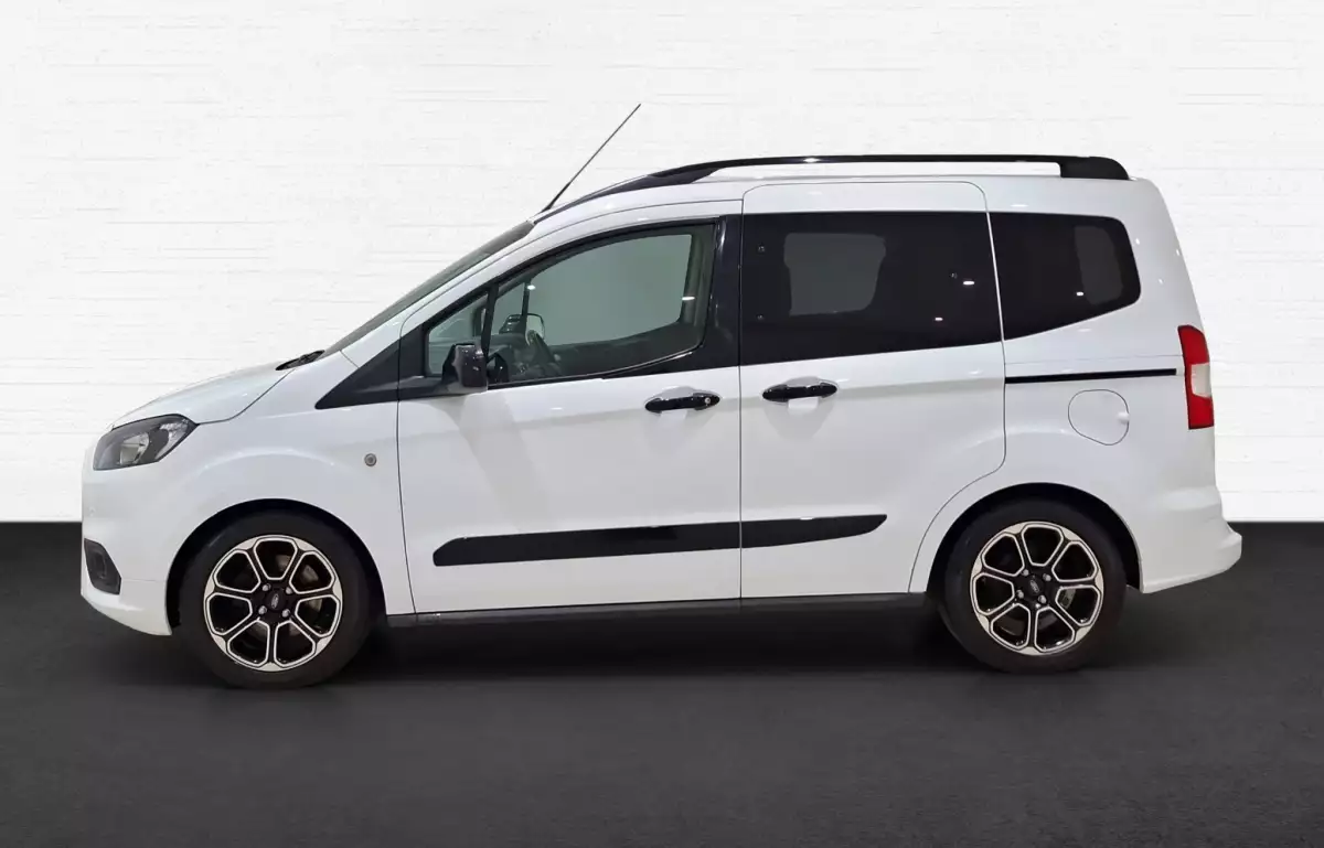 Ford Tourneo Courier 1.5 Tdci Titanium Plus 100HP