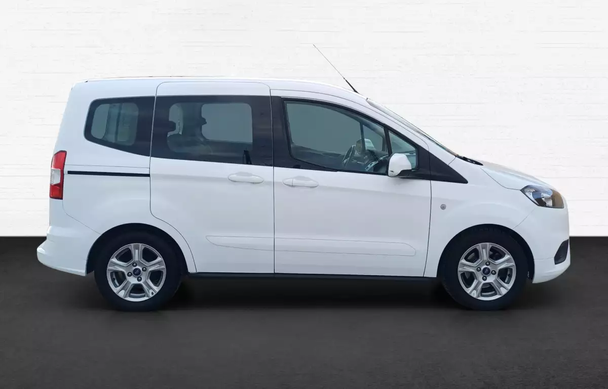 Ford Tourneo Courier 1.5 Tdci Deluxe 100HP