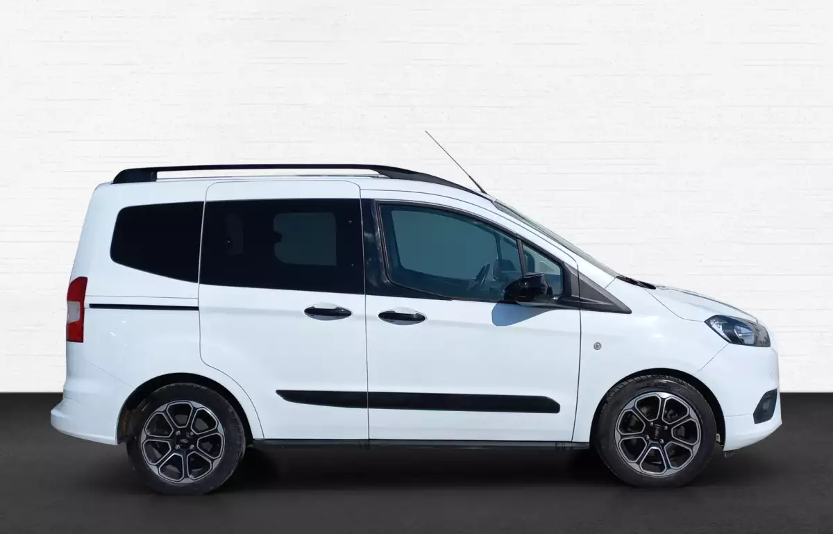 Ford Tourneo Courier 1.0 Ecoboost Titanium Plus 100HP