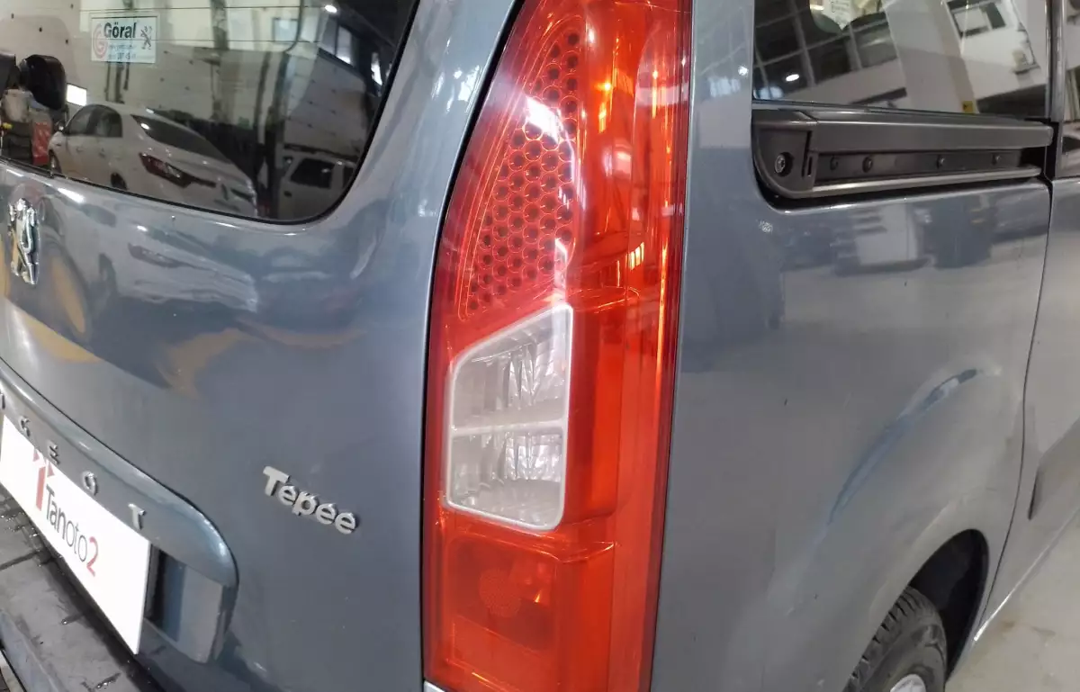 Peugeot Partner Tepee 1.6 Hdi Premium 90HP